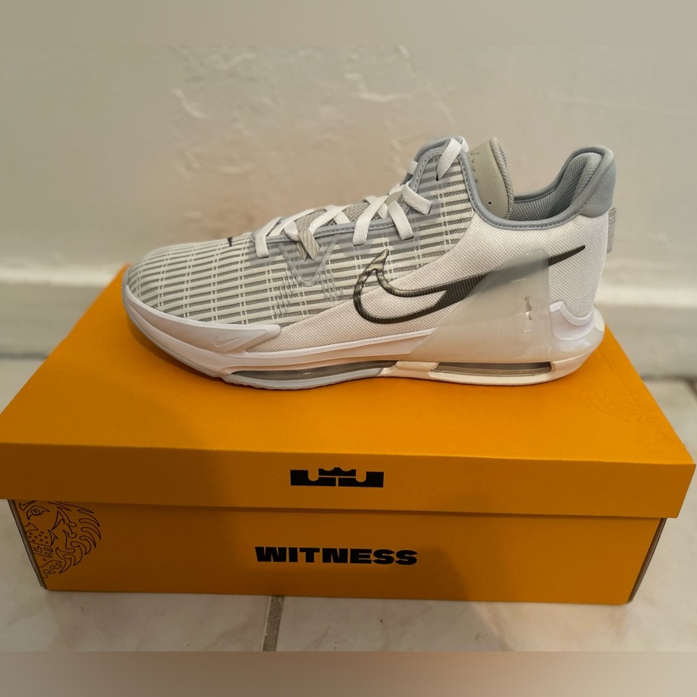 Nike LeBron Witness 6
